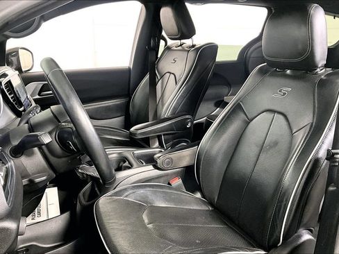 Used 2020 Chrysler Pacifica Limited w/ Advanced Safetytec Group FWD image 25