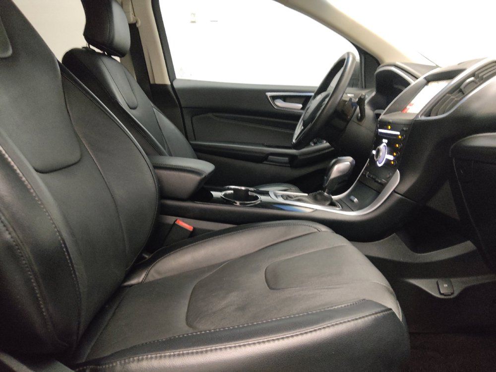 Used 2018 Ford Edge Titanium w/ Technology Package FWD image 21