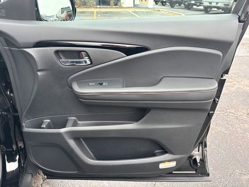 Used 2025 Honda Ridgeline Black Edition image 36