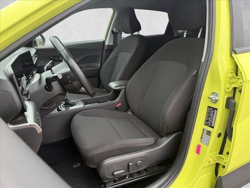 Used 2025 Hyundai Kona SEL FWD image 11