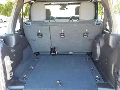 New 2025 Jeep Wrangler Unlimited Rubicon w/ Technology Group image 8