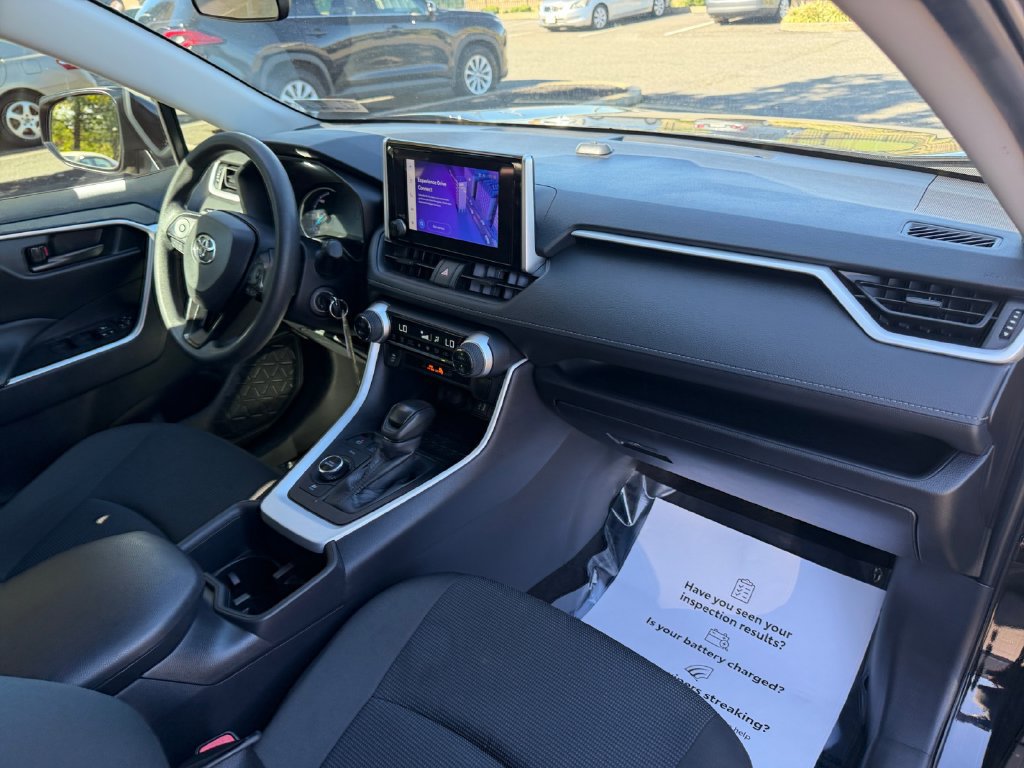 Used 2025 Toyota RAV4 LE AWD/4WD image 16