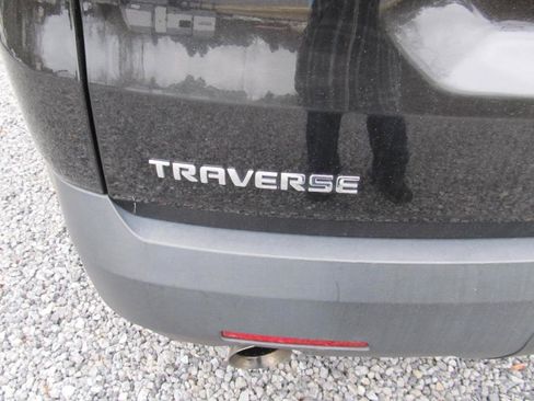 Used 2023 Chevrolet Traverse LT image 13