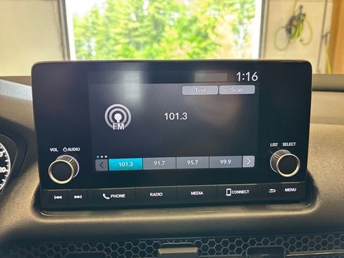 Used 2024 Honda HR-V Sport image 19