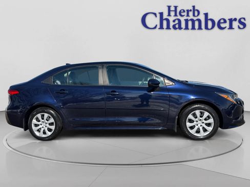 Used 2021 Toyota Corolla LE w/ Carpet Mat Package (TMS) image 11