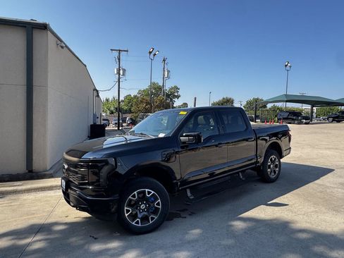 Used 2023 Ford F150 Lightning Platinum AWD/4WD image 2