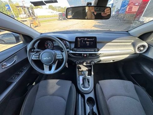Used 2024 Kia Forte LXS FWD image 16
