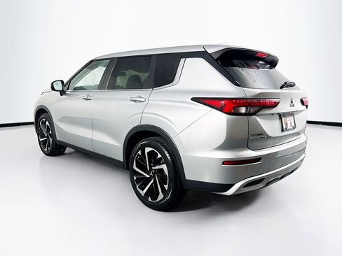 Used 2023 Mitsubishi Outlander SE image 7
