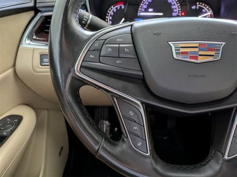 Used 2019 Cadillac XT5 Luxury image 32