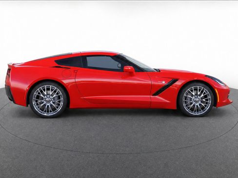 Used 2019 Chevrolet Corvette Stingray Coupe w/ 1LT RWD image 8