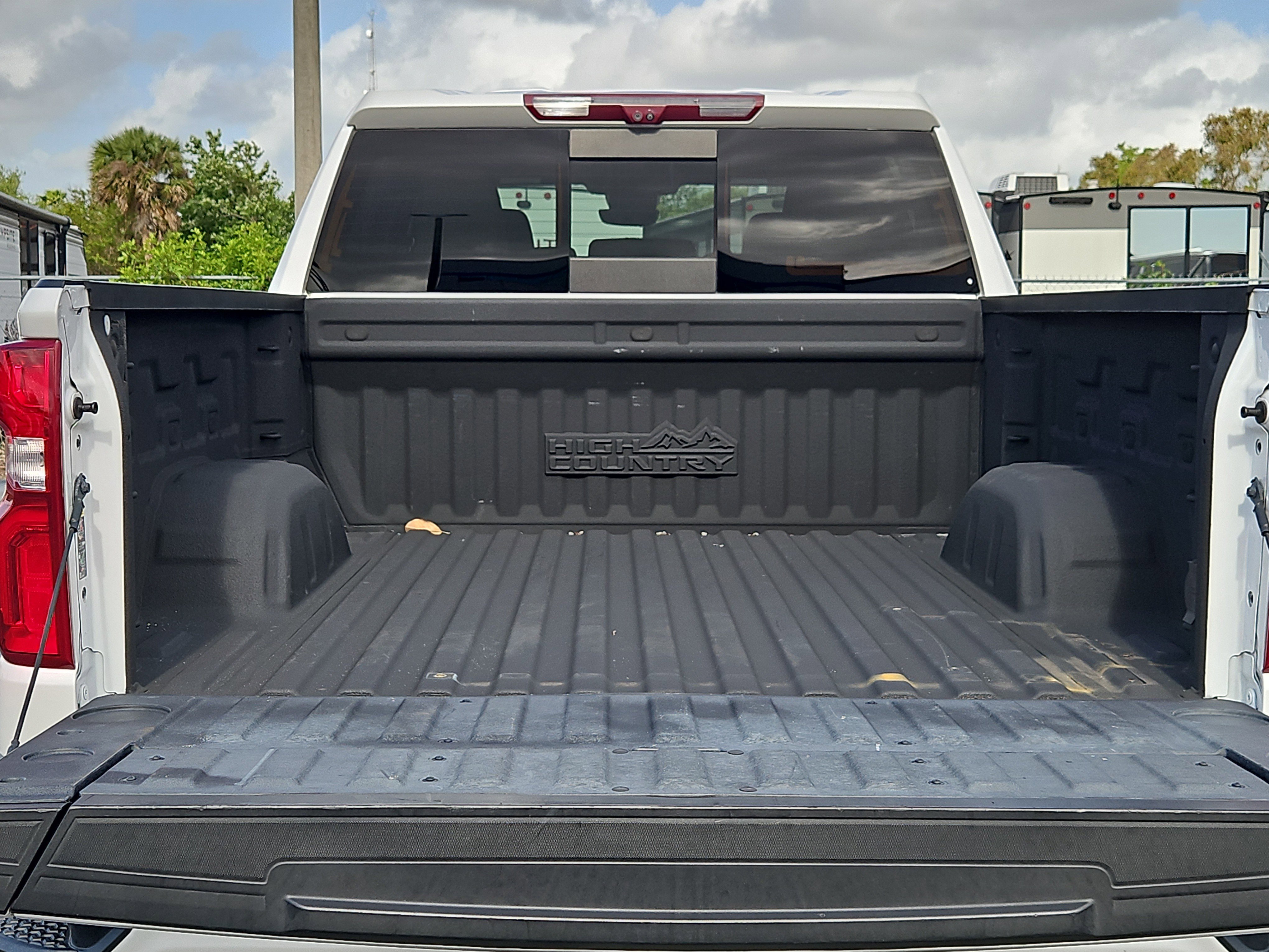 Certified 2023 Chevrolet Silverado 1500 High Country w/ High Country Premium Package AWD/4WD image 7