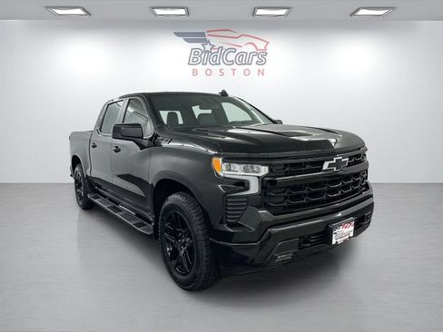 Used 2024 Chevrolet Silverado 1500 RST w/ Convenience Package II AWD/4WD image 3