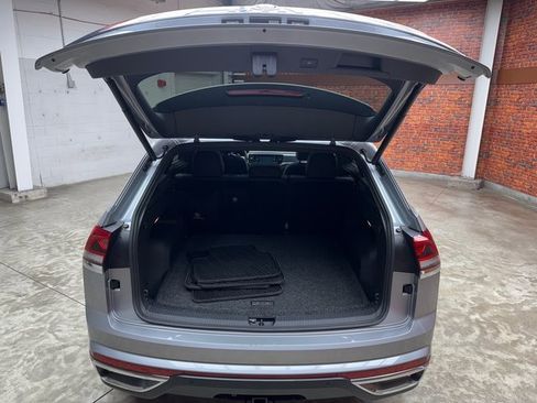 Used 2021 Volkswagen Atlas Cross Sport SEL Premium image 26