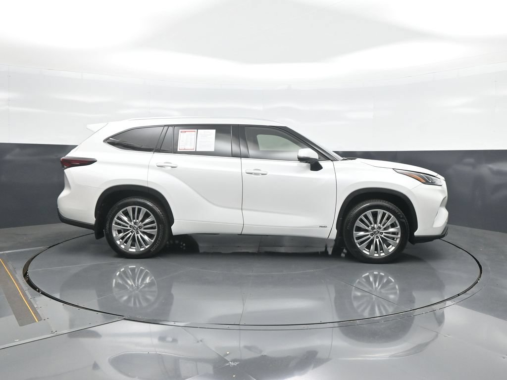 Used 2026 Toyota Highlander Platinum AWD/4WD image 8