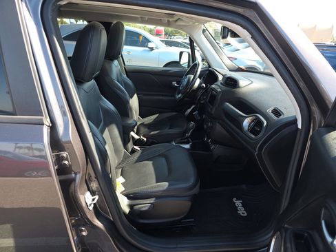 Used 2018 Jeep Renegade Limited w/ Trailer Tow Group image 10