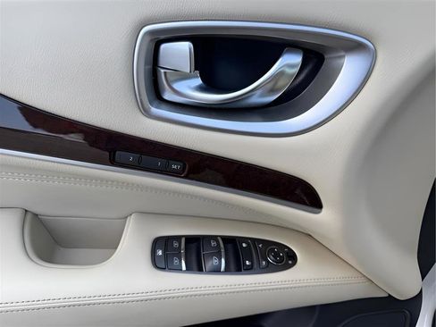 Used 2017 INFINITI QX60 Luxe w/ Deluxe Technology Package image 35