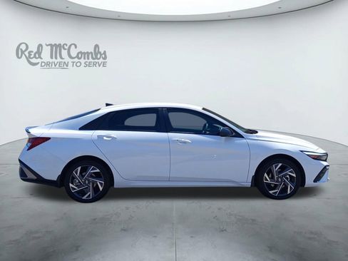 New 2025 Hyundai Elantra SEL image 6
