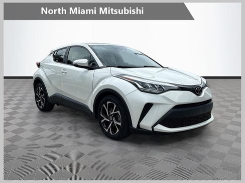 Used 2021 Toyota C-HR XLE FWD image 1