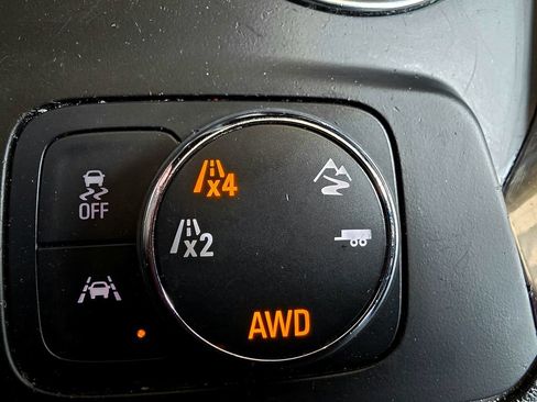 Used 2019 Chevrolet Traverse Premier w/ Redline Edition AWD/4WD image 39