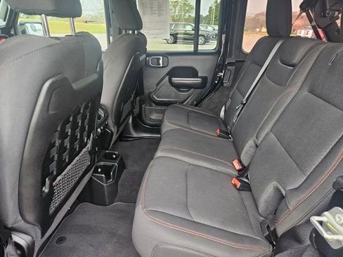 Used 2021 Jeep Wrangler Unlimited Rubicon w/ Cold Weather Group AWD/4WD image 25