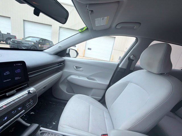 Used 2025 Hyundai Kona SEL AWD/4WD image 32