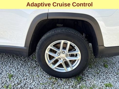 Used 2023 Jeep Grand Cherokee L Laredo w/ Luxury Tech Group I AWD/4WD image 9