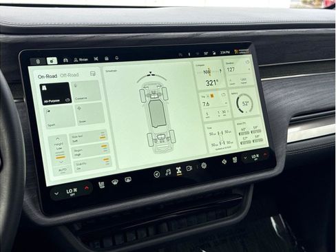 Used 2022 Rivian R1T Adventure image 12