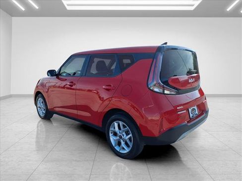 Used 2025 Kia Soul LX w/ LX Technology Package FWD image 7
