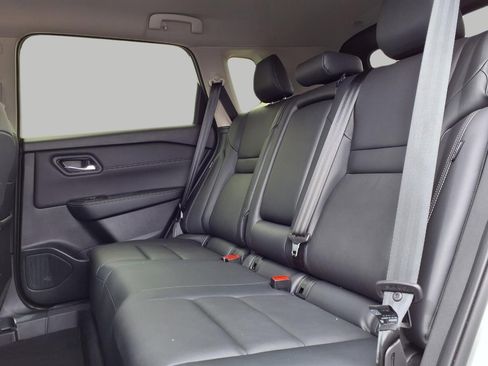 Used 2025 Nissan Rogue SL AWD/4WD image 45