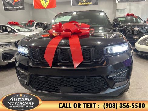 Used 2023 Jeep Grand Cherokee Altitude image 40