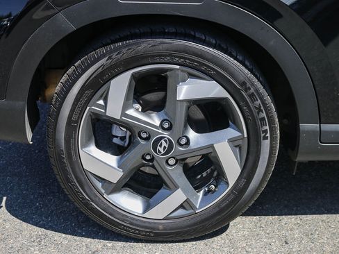 Certified 2024 Hyundai Venue SEL FWD image 11