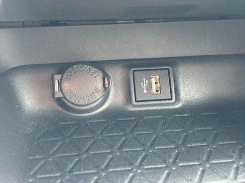Certified 2025 Toyota RAV4 XLE FWD image 27