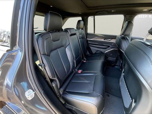 New 2026 Jeep Grand Cherokee Limited w/ Luxury Tech Group II AWD/4WD image 22