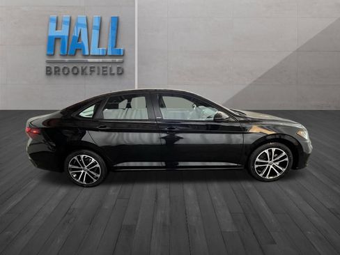 Certified 2025 Volkswagen Jetta Sport image 7