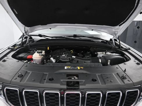 Used 2023 Jeep Grand Cherokee L Limited RWD image 30