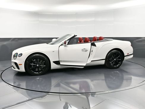 Used 2021 Bentley Continental GT image 38