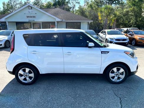 Used 2017 Kia Soul image 4