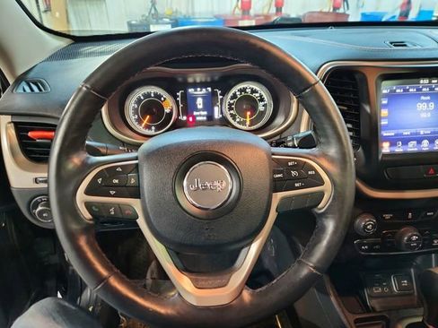 Used 2016 Jeep Cherokee 75th Anniversary image 12