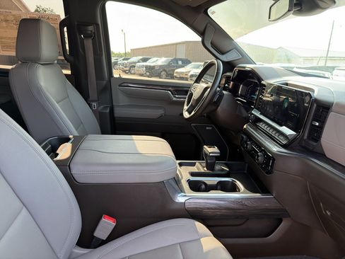 Used 2024 Chevrolet Silverado 1500 LTZ w/ Z71 Off-Road Package AWD/4WD image 24