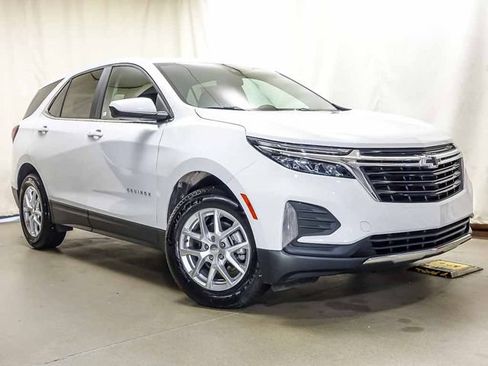 Used 2022 Chevrolet Equinox LT FWD image 2