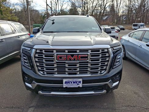 Used 2025 GMC Yukon XL Denali image 2