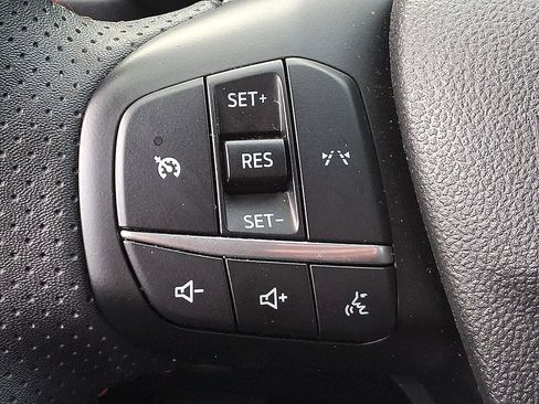 Used 2025 Ford Escape ST-Line Select AWD/4WD image 21