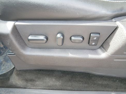 Used 2014 Ford F150 Lariat w/ Lariat Chrome Package AWD/4WD image 15