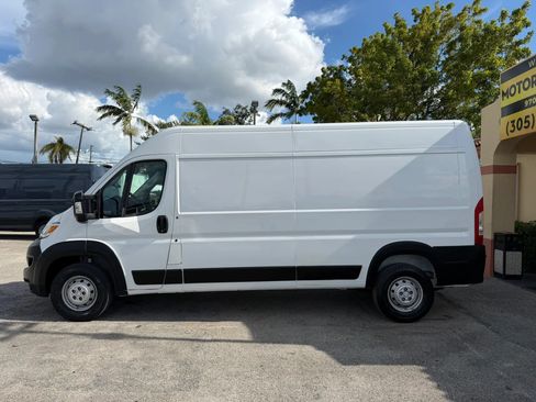 Used 2023 RAM ProMaster 2500 FWD image 2