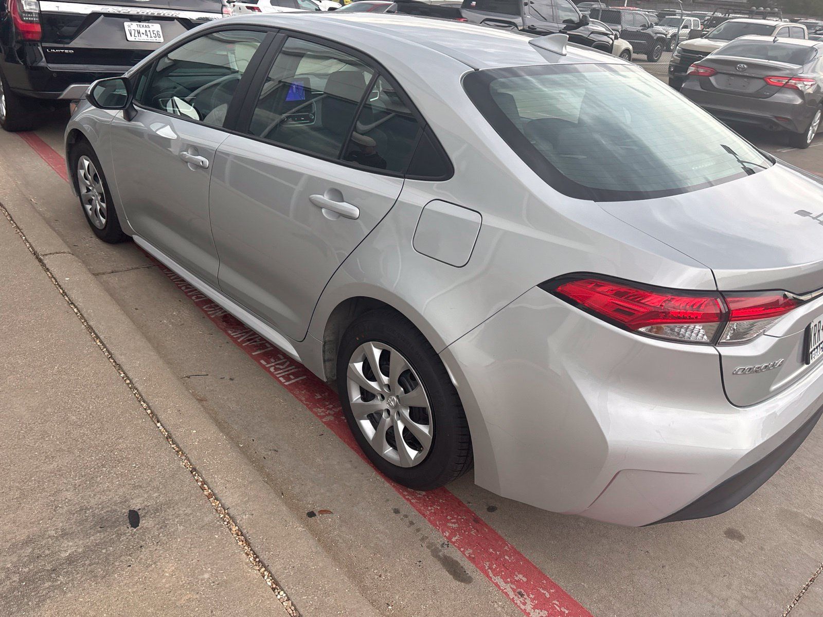 Used 2026 Toyota Corolla LE FWD image 5