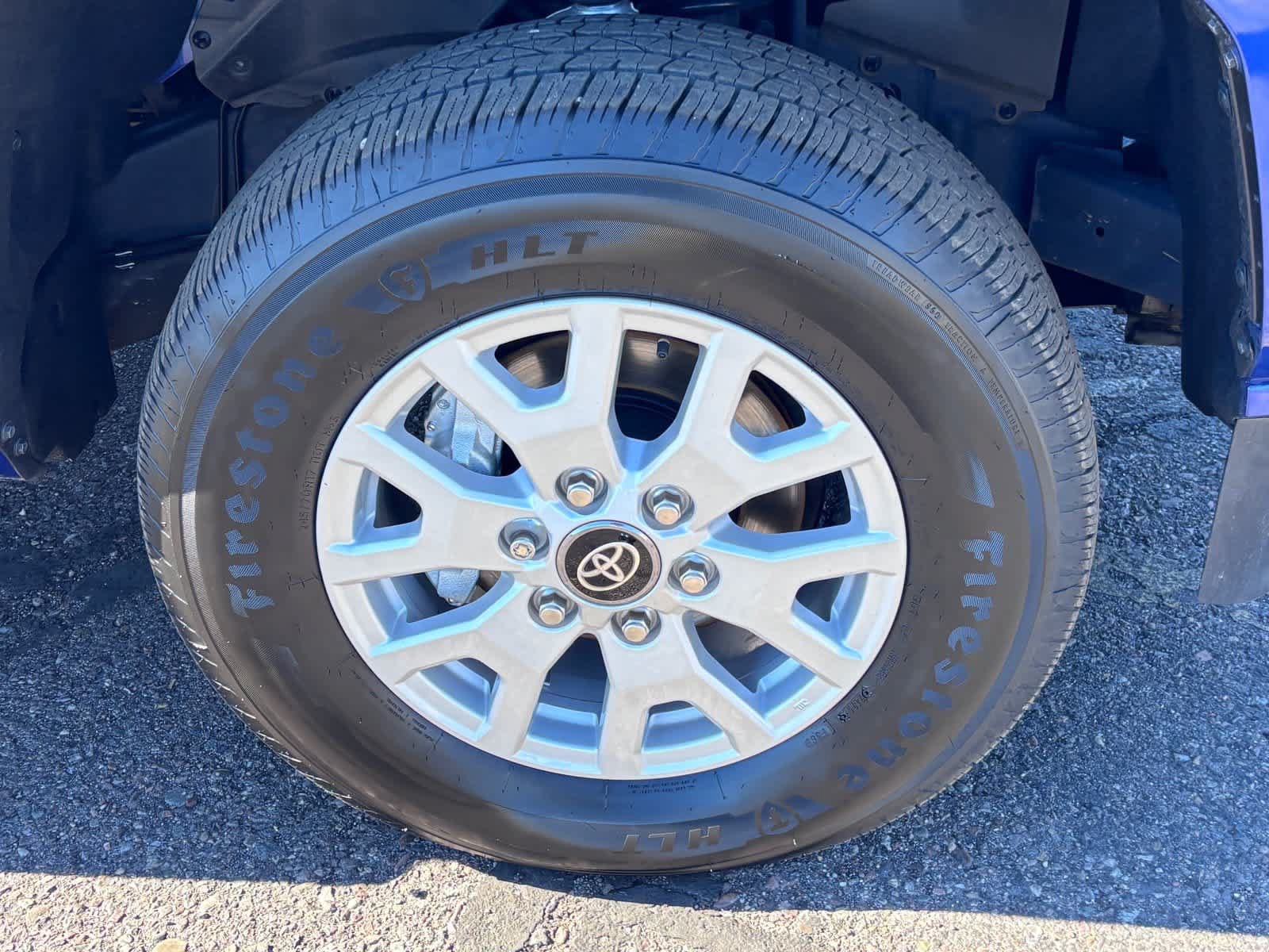 Used 2025 Toyota Tacoma SR5 AWD/4WD image 10