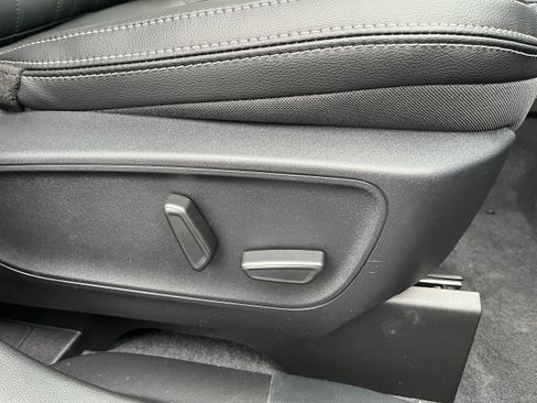 New 2026 Ford Escape SE w/ PHEV Premium Package FWD image 19