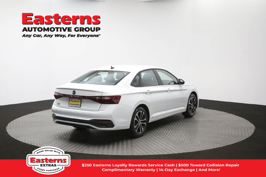 Used 2025 Volkswagen Jetta Sport FWD image 40