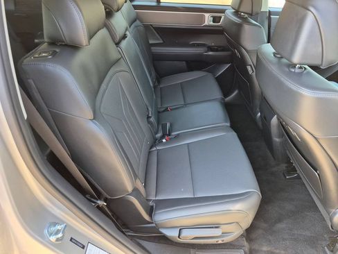 Used 2025 Hyundai Santa Fe SEL FWD image 30