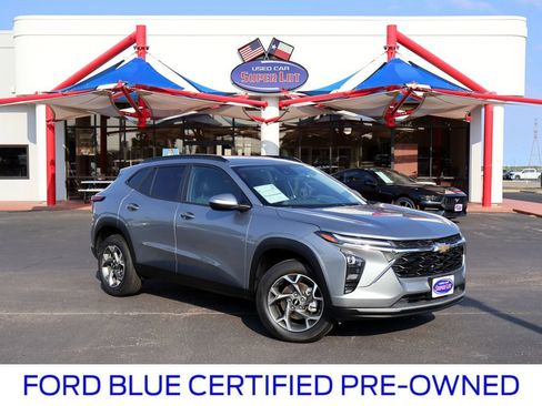 Used 2025 Chevrolet Trax LT w/ LT Convenience Package FWD image 1